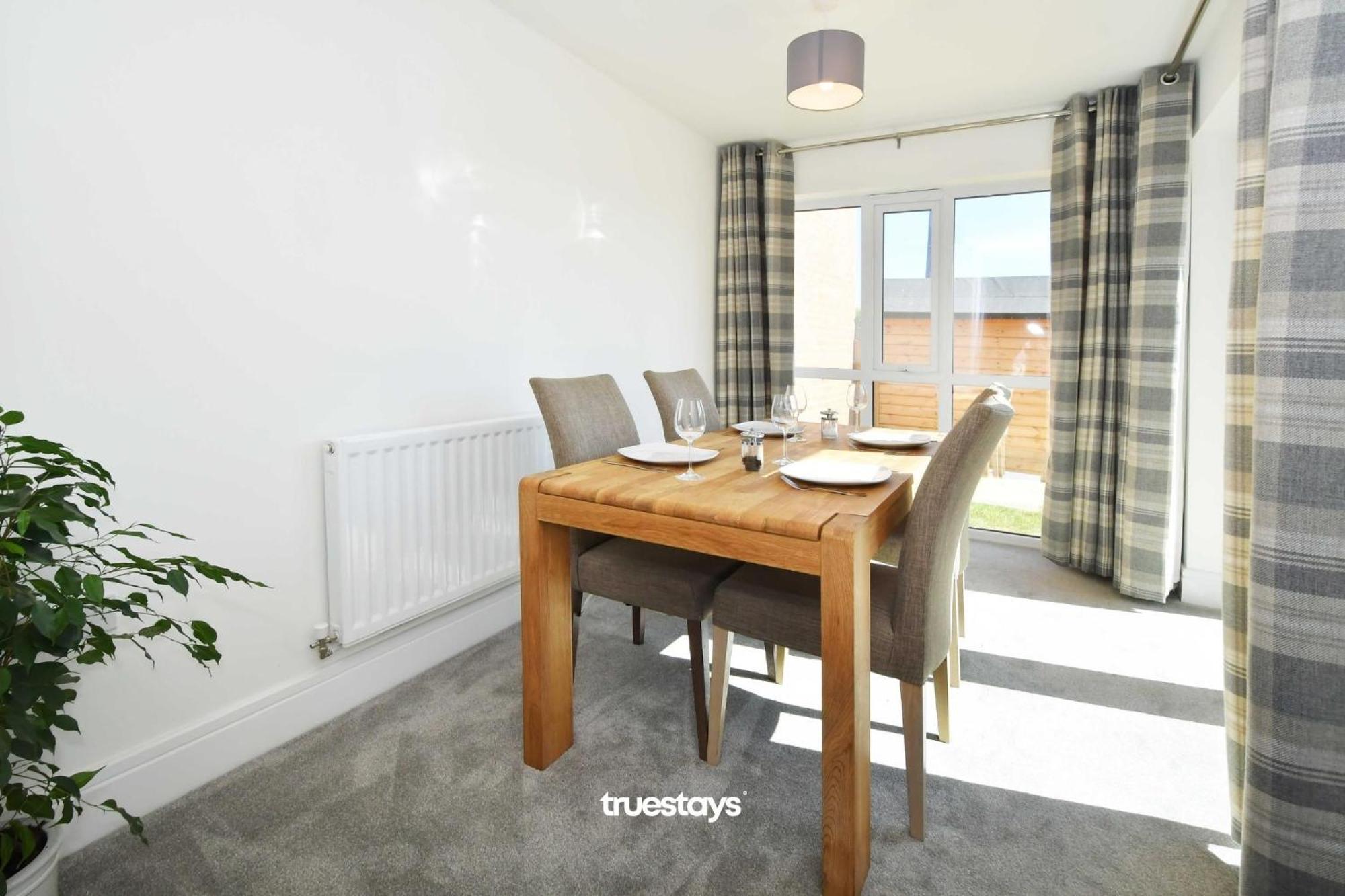 Regal House By True Stays - 3 Bedroom House In Stoke-On-Trent Экстерьер фото