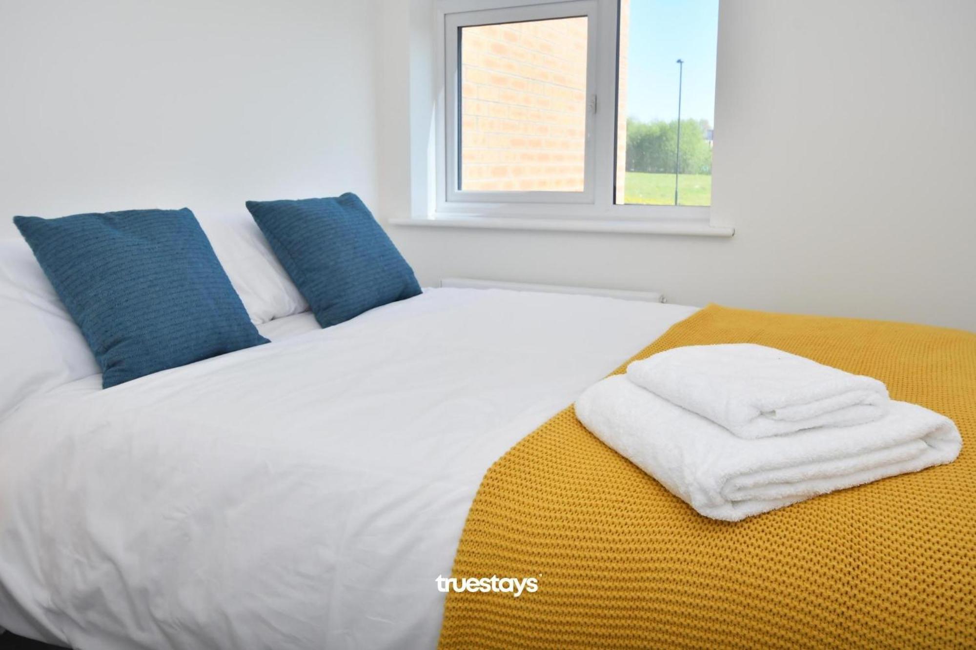 Regal House By True Stays - 3 Bedroom House In Stoke-On-Trent Экстерьер фото
