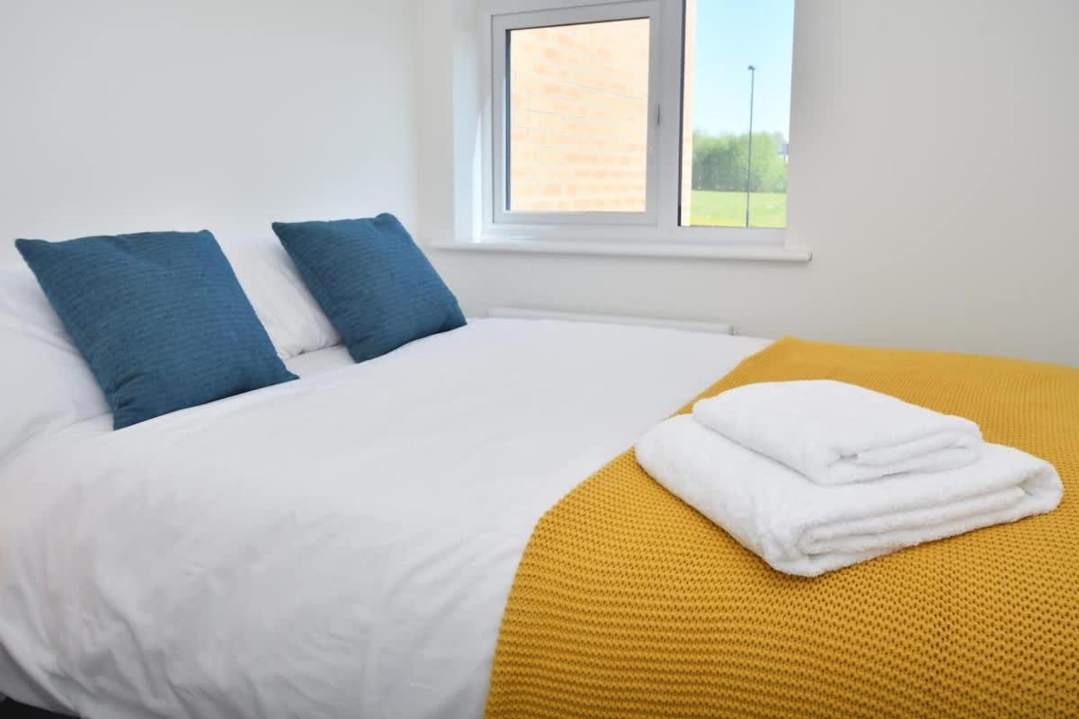 Regal House By True Stays - 3 Bedroom House In Stoke-On-Trent Экстерьер фото