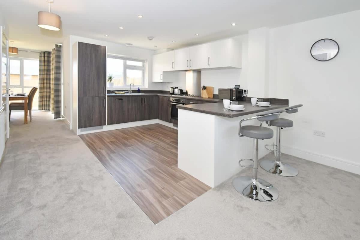 Regal House By True Stays - 3 Bedroom House In Stoke-On-Trent Экстерьер фото